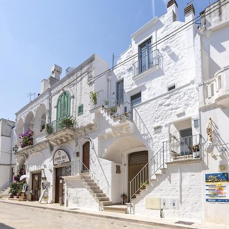 Suite La Scala Del Borgo Cisternino Exterior photo